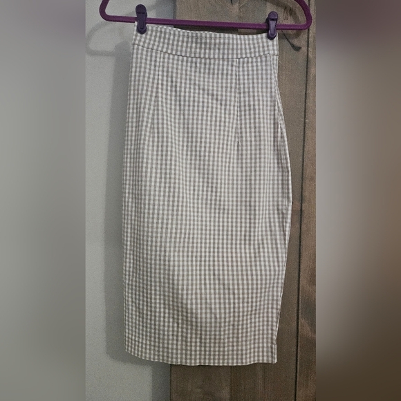 AVENUE MONTAIGNE Checkered Pull On Stretch Midi Skirt. Size 0 NWT - Picture 6 of 12
